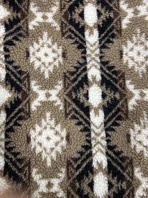 % 100 Polyester Jacquard Sahte Kuzu Yılı 380 gram Kapı Genişliği 150cm