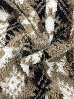 % 100 Polyester Jacquard Sahte Kuzu Yılı 380 gram Kapı Genişliği 150cm